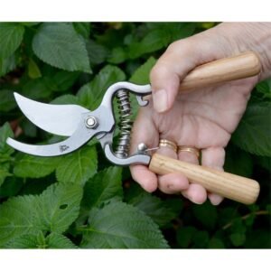 wood-handle-pointed-garden-shears